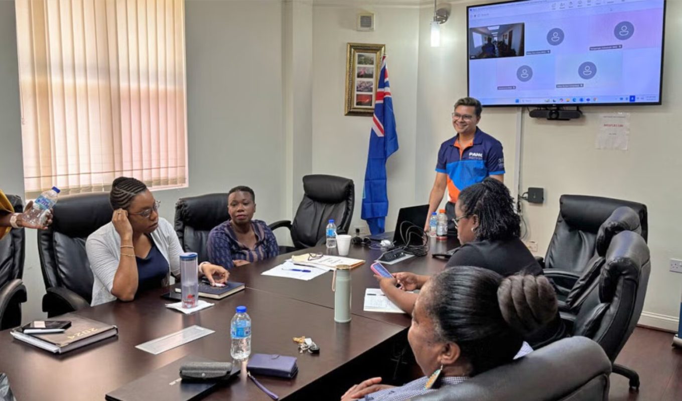 PAHO meeting with Montserrat health officials (PAHO photo)
