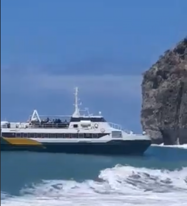 Screenshot of Jaden Sun attempting to dock in Little Bay. (video from Renford Gibbons.)